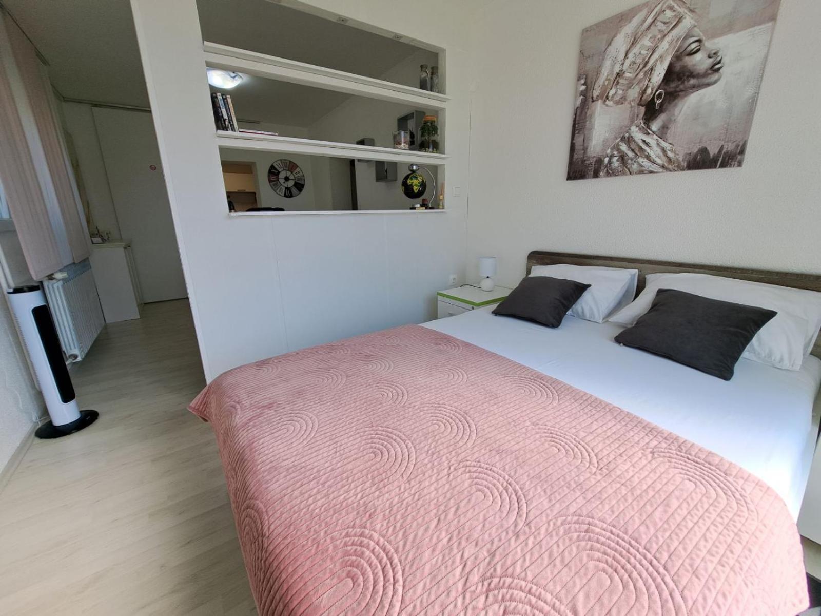 Apartmani Habibi Jalzabet Eksteriør bilde