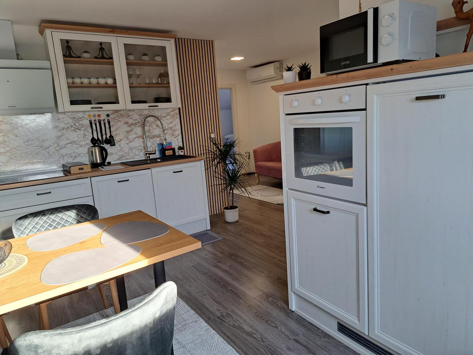 Apartmani Habibi Jalzabet Eksteriør bilde
